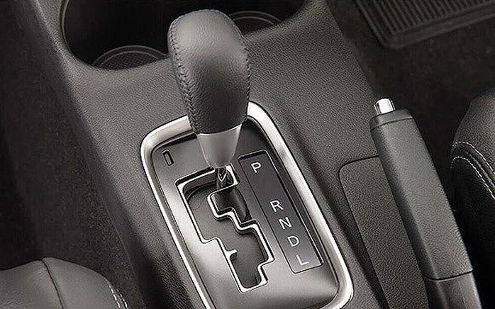 Ký hiệu trên cần số ô tô