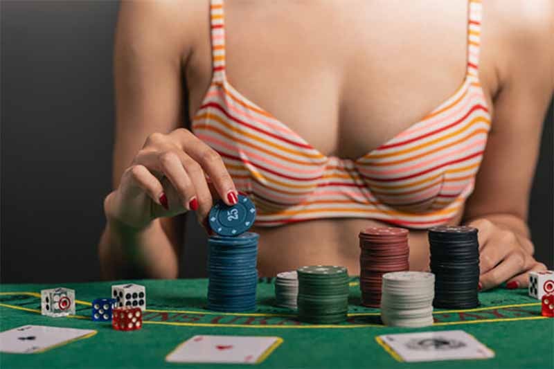 Cách chơi Strip Poker cho người mới