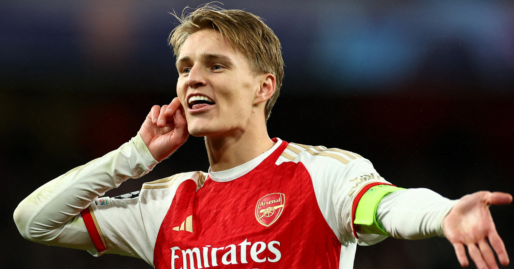 Martin Ødegaard trong màu áo Arsenal
