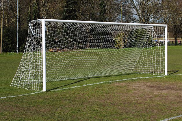 Khung thành bóng đá bao nhiêu mét? Kích thước khung thành sân 5, 7, 9, 11  người