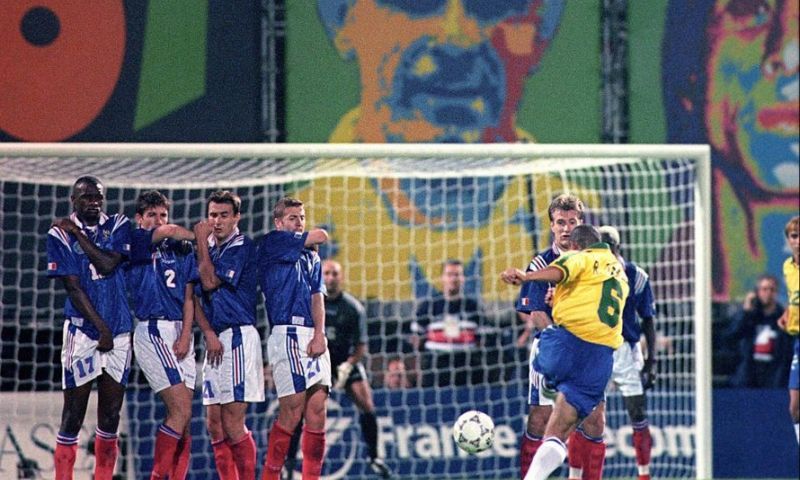 Tiểu sử Roberto Carlos | Những cột mốc nổi bật - Bongdaso