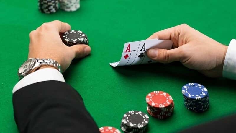 Xì Bàn Và Xì Dách Cái Nào Lớn Hơn? Giải Mã Bí Ẩn Từ Giới Game Thủ